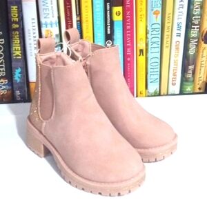LAUNDRY GIRL ROSE GOLD BLOCK HEEL ANKLE BOOTS SIZE 8 NWT